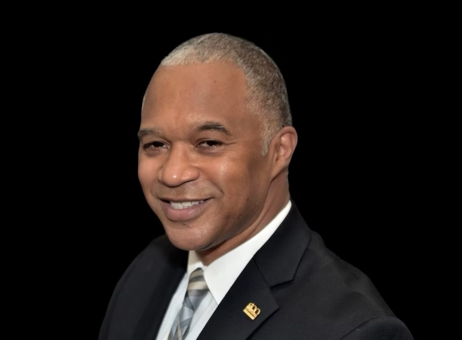 Professional portrait of Bill Keyes