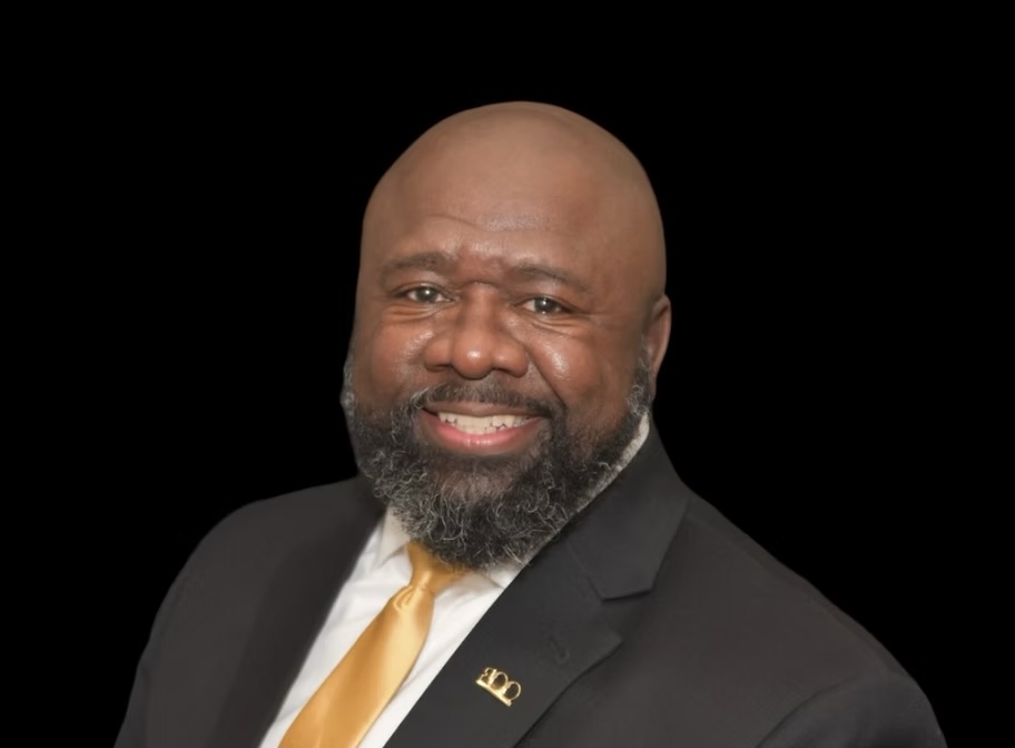 Professional portrait of Larry Allen, Sr.